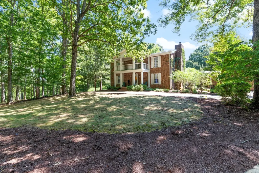 7422 Indian Creek Road Mc Ewen TN 37101