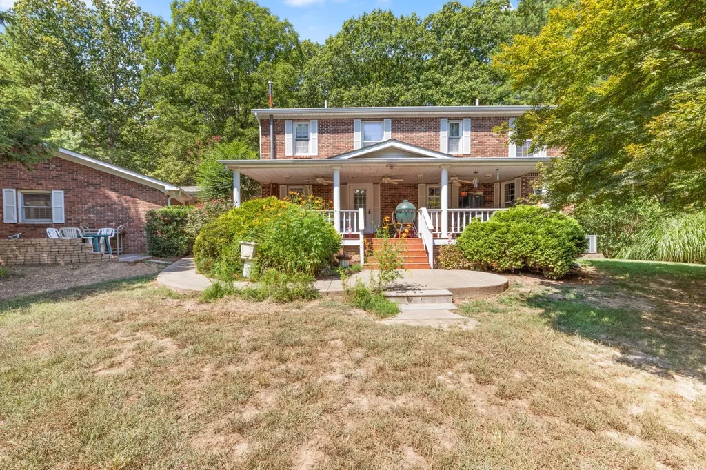 7422 Indian Creek Road Mc Ewen TN 37101