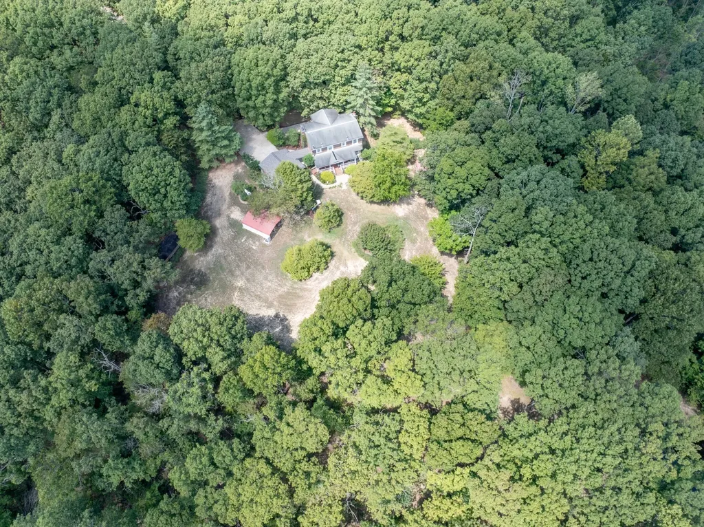 7422 Indian Creek Road Mc Ewen TN 37101