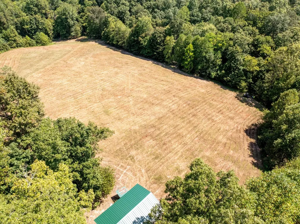 7422 Indian Creek Road Mc Ewen TN 37101