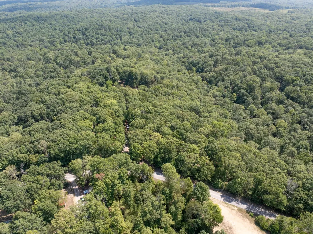 7422 Indian Creek Road Mc Ewen TN 37101