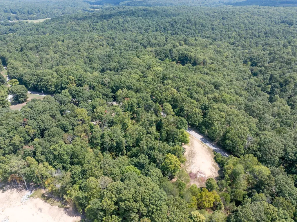 7422 Indian Creek Road Mc Ewen TN 37101