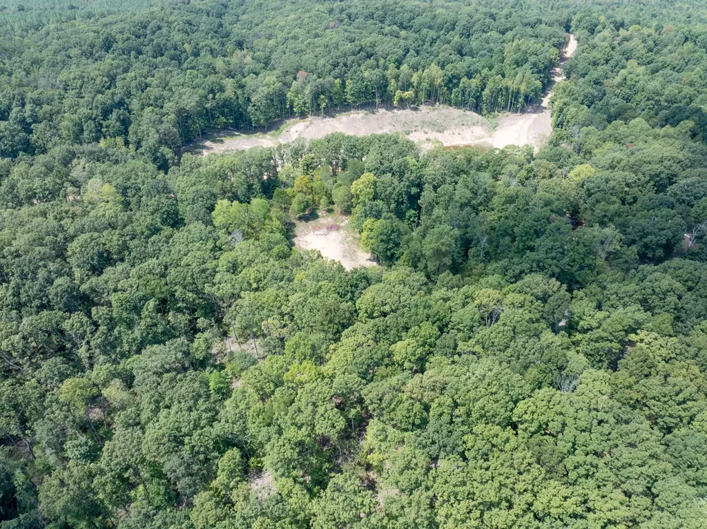 7422 Indian Creek Road Mc Ewen TN 37101