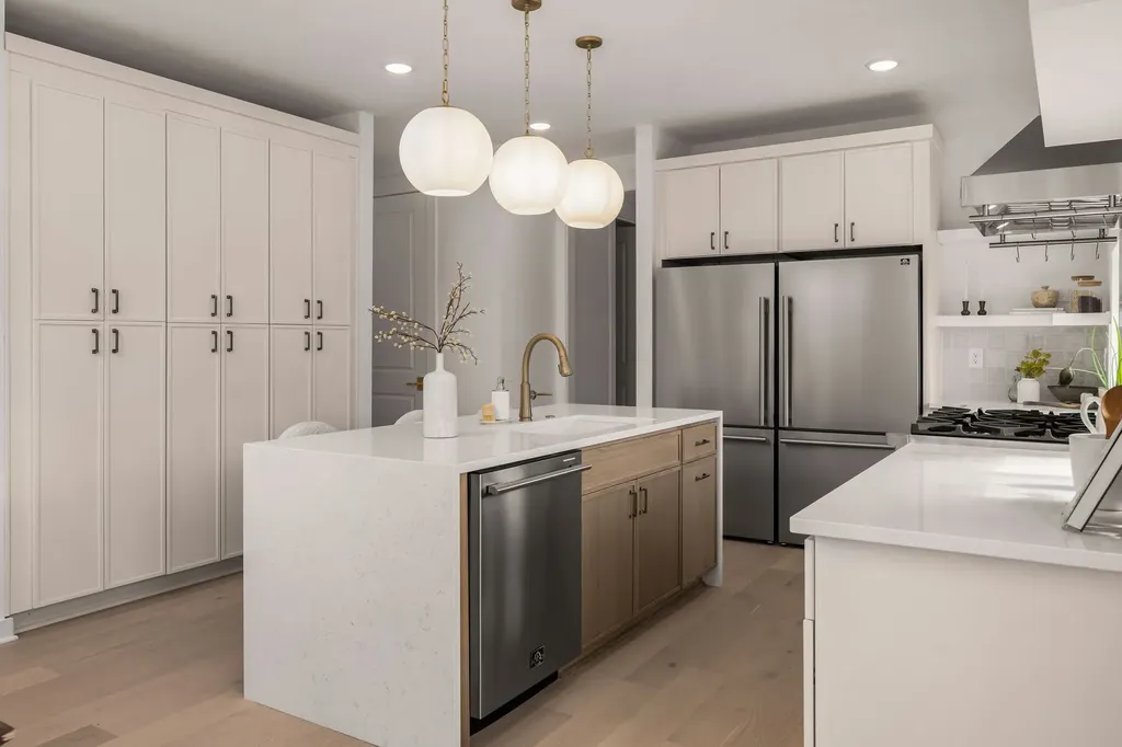 921 Cheatham Place Nashville TN 37208