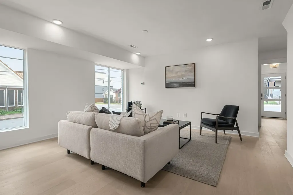 921 Cheatham Place Nashville TN 37208