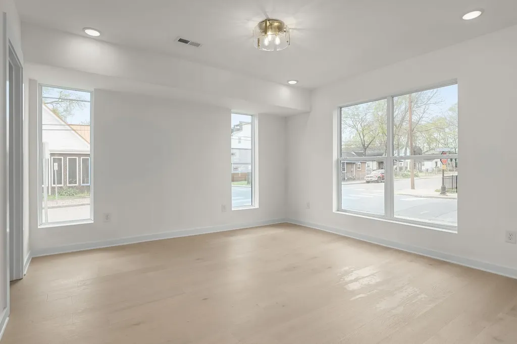 921 Cheatham Place Nashville TN 37208