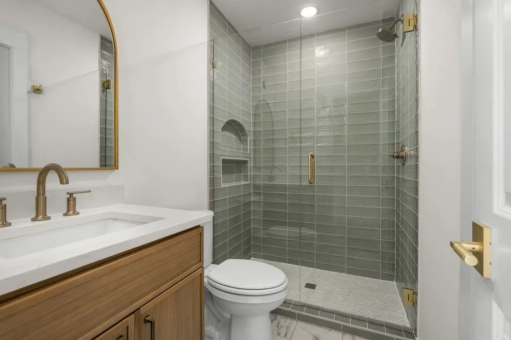 921 Cheatham Place Nashville TN 37208