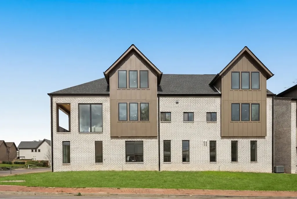 921 Cheatham Place Nashville TN 37208
