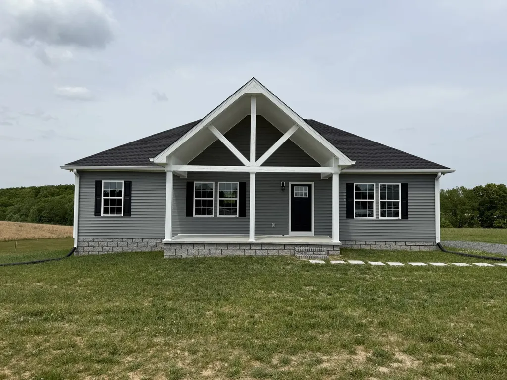 1832 Lafayette Road Red Boiling Springs TN 37150