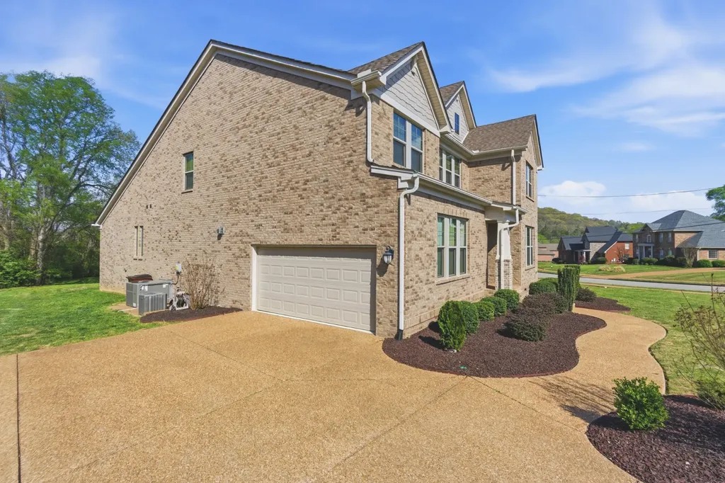 600 Cherry Grove Point Whites Creek TN 37189