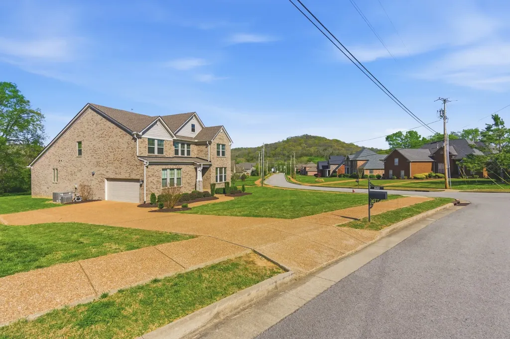 600 Cherry Grove Point Whites Creek TN 37189