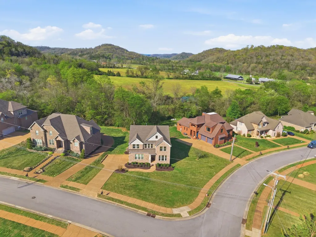 600 Cherry Grove Point Whites Creek TN 37189