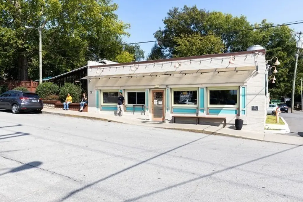 801 Fairwin Avenue Nashville TN 37216
