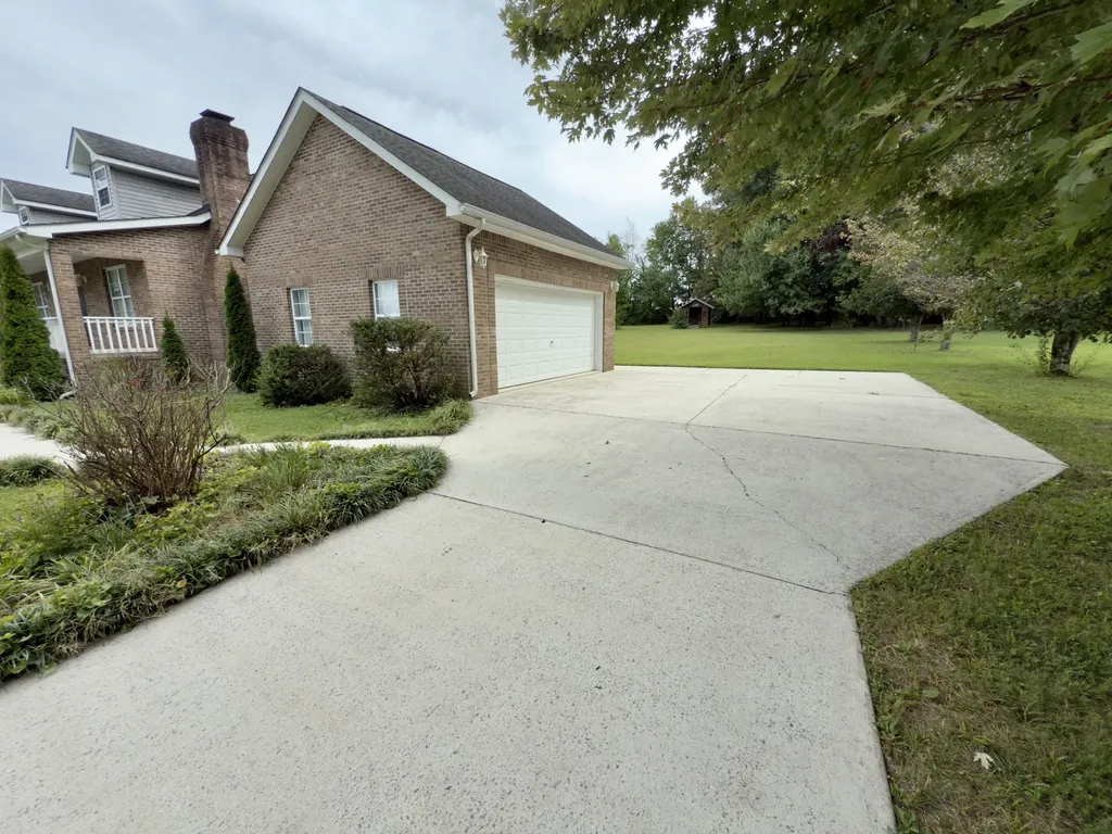 90 Heather Heights Bradyville TN 37026