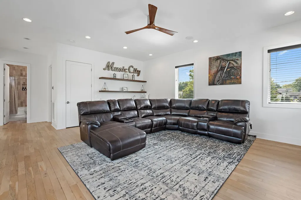 1002 W Grove Avenue Nashville TN 37203
