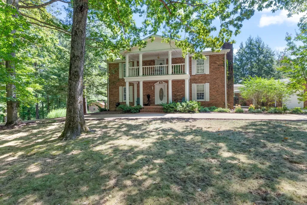 7422 Indian Creek Road Mc Ewen TN 37101
