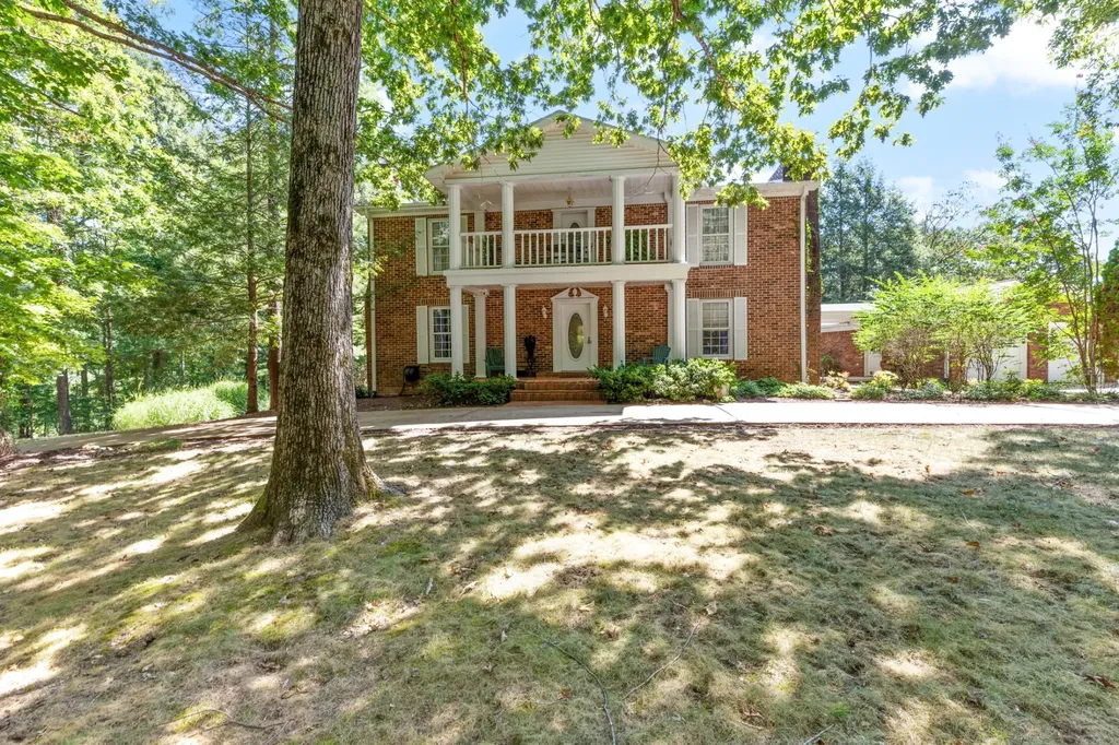 7422 Indian Creek Road Mc Ewen TN 37101