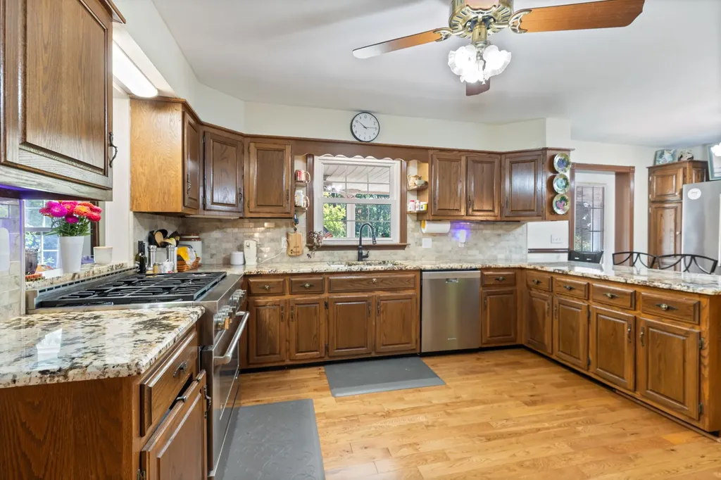 7422 Indian Creek Road Mc Ewen TN 37101