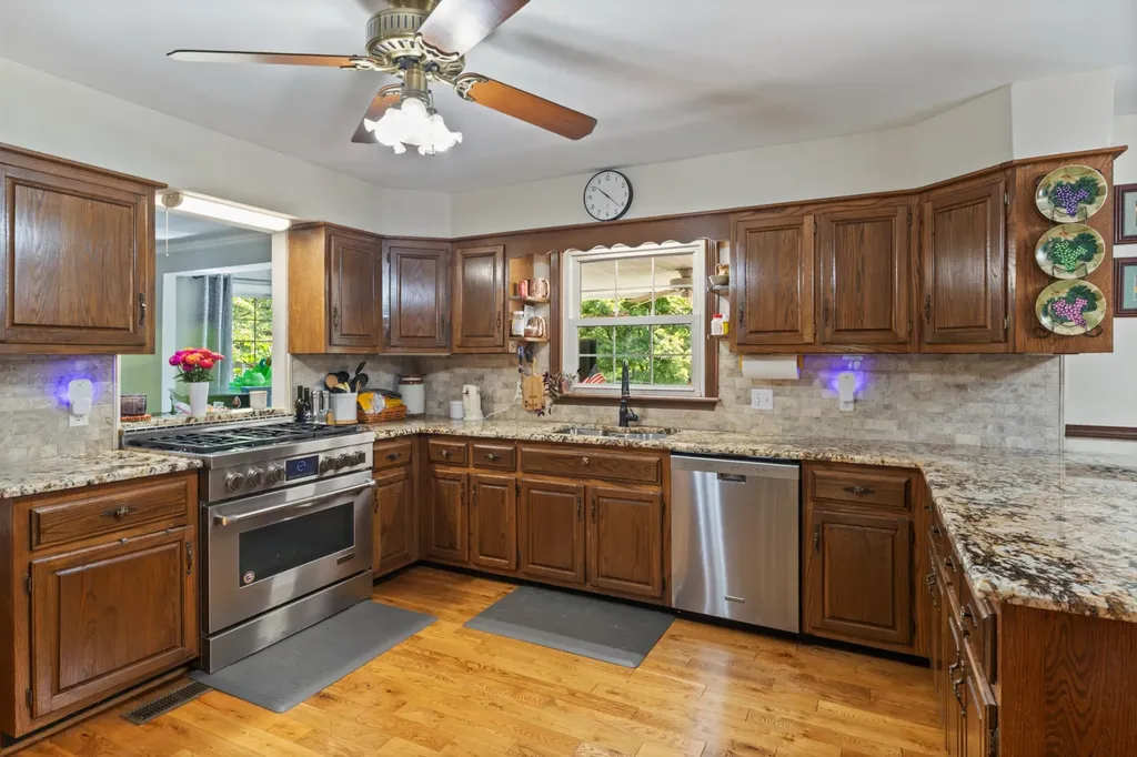 7422 Indian Creek Road Mc Ewen TN 37101