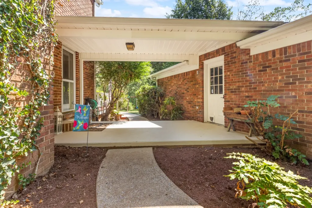 7422 Indian Creek Road Mc Ewen TN 37101