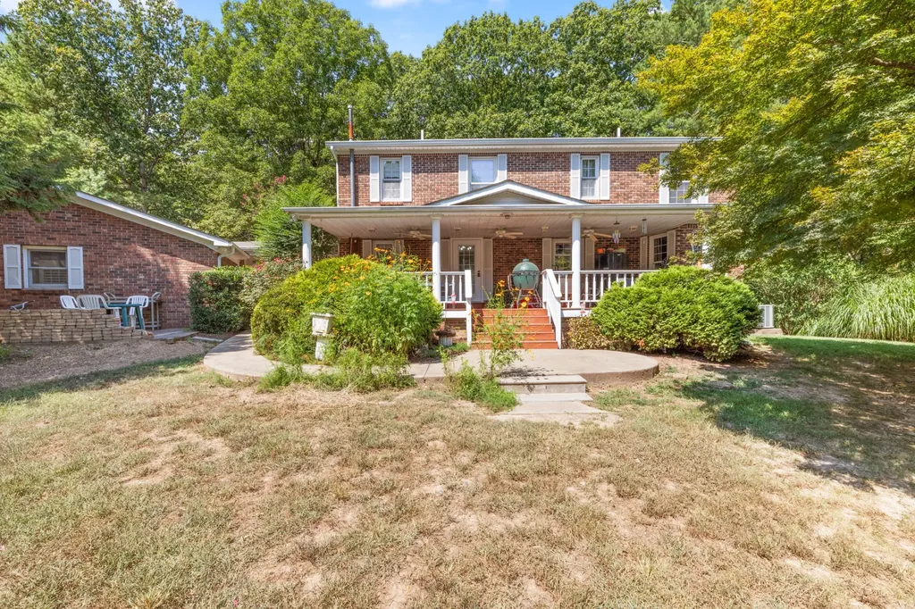 7422 Indian Creek Road Mc Ewen TN 37101