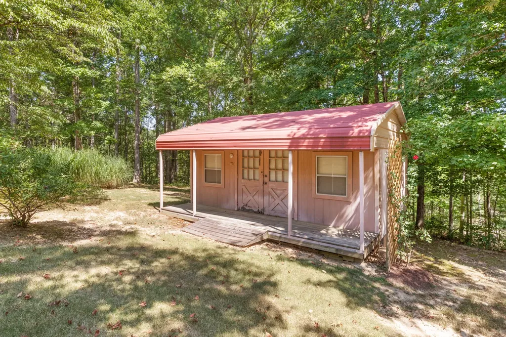 7422 Indian Creek Road Mc Ewen TN 37101