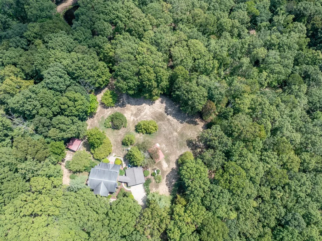 7422 Indian Creek Road Mc Ewen TN 37101
