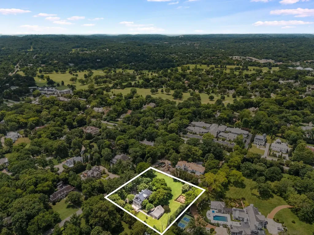 4414 Howell Place Nashville TN 37205