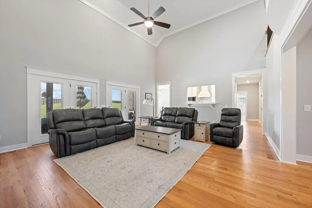 2507 Tom Austin Highway Greenbrier TN 37073
