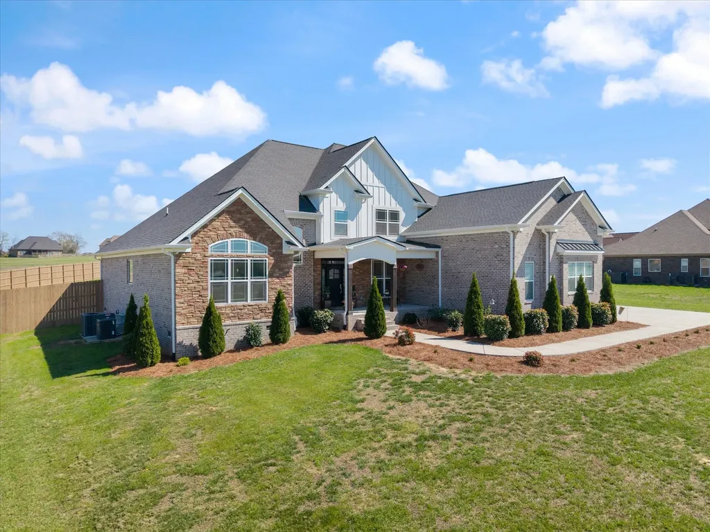 2507 Tom Austin Highway Greenbrier TN 37073