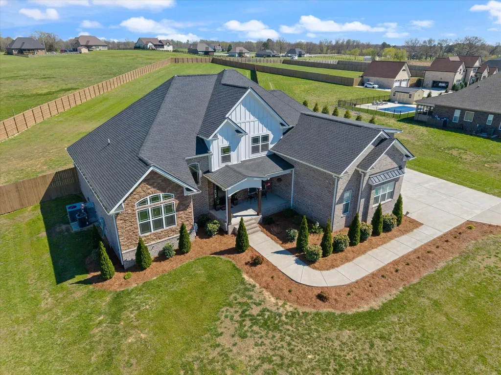 2507 Tom Austin Highway Greenbrier TN 37073