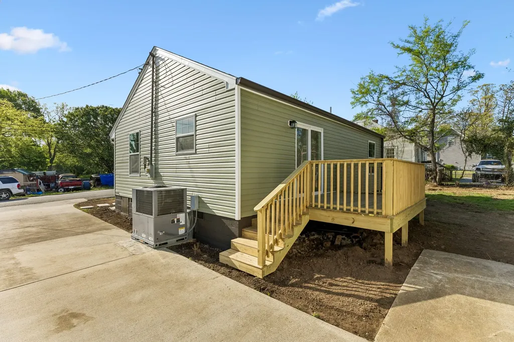 224 Hardison Avenue Lewisburg TN 37091