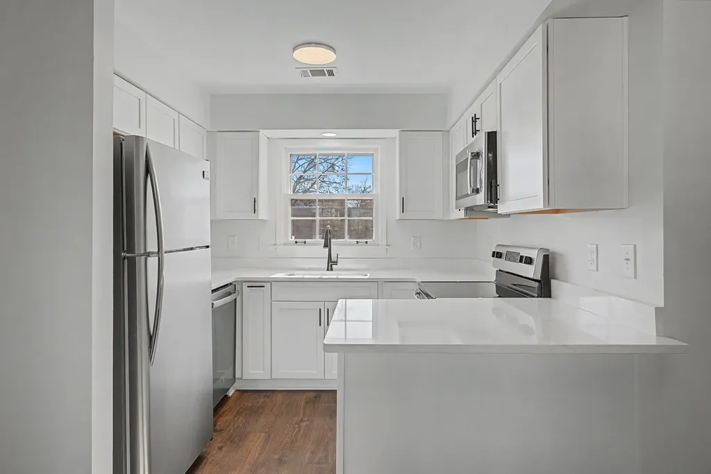 2135 Acklen Avenue Nashville TN 37212
