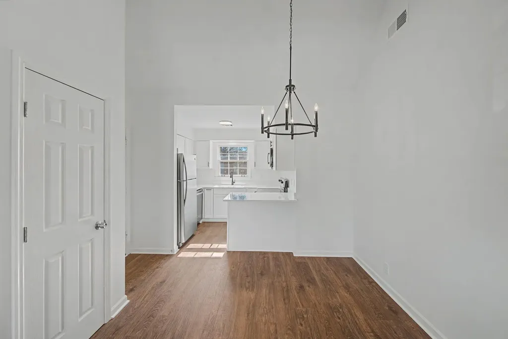 2135 Acklen Avenue Nashville TN 37212