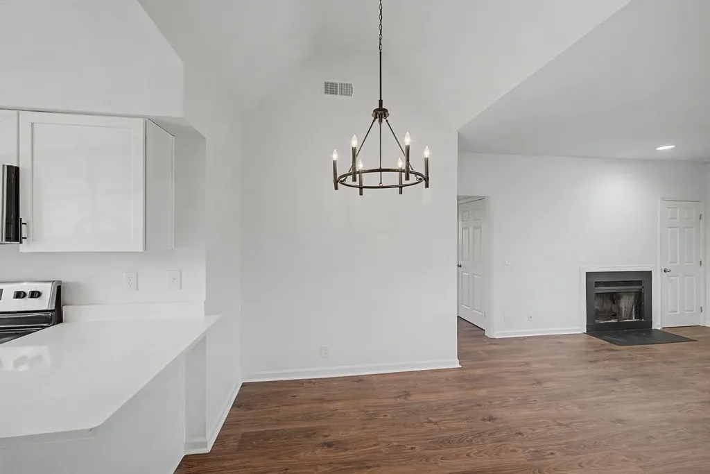 2135 Acklen Avenue Nashville TN 37212