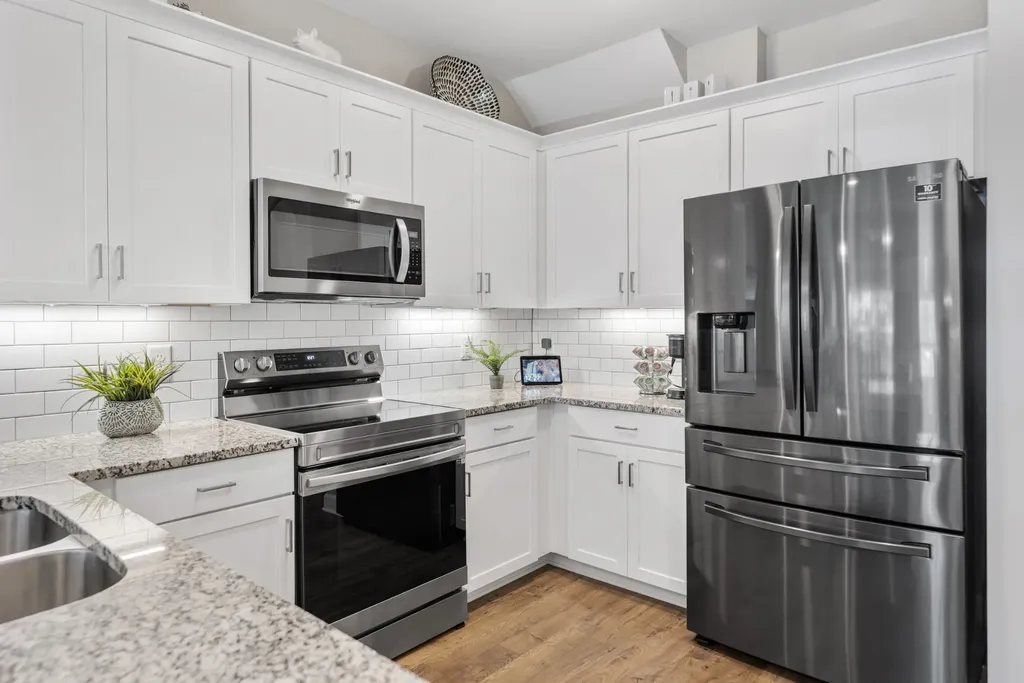 1022 Emery Bay Circle Hendersonville TN 37075