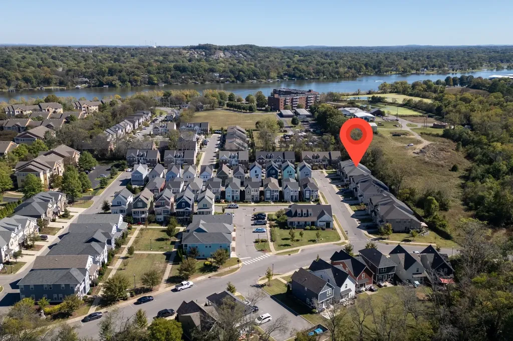 1022 Emery Bay Circle Hendersonville TN 37075
