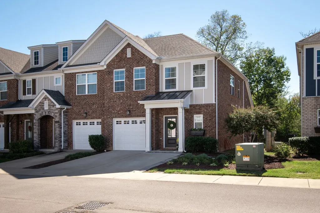 1022 Emery Bay Circle Hendersonville TN 37075