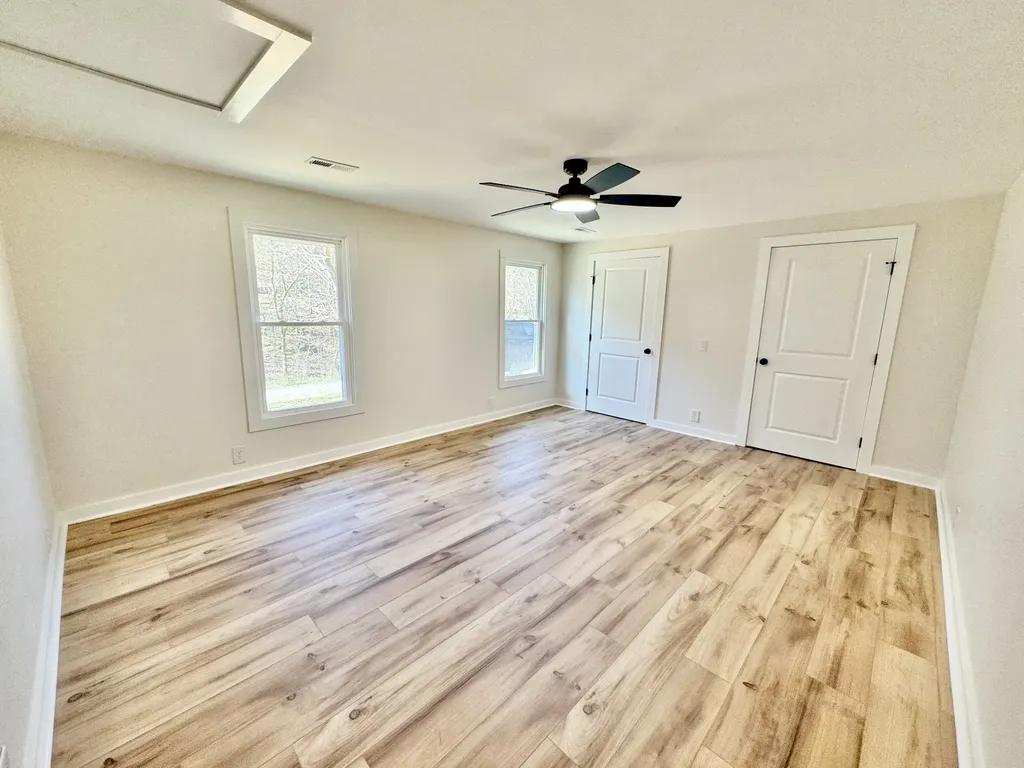 220 Friendship Hollow Road, S Pleasant Shade TN 37145