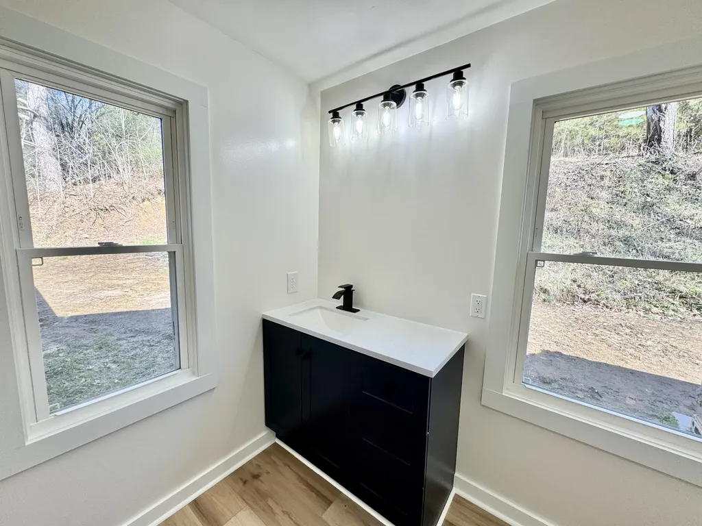 220 Friendship Hollow Road, S Pleasant Shade TN 37145