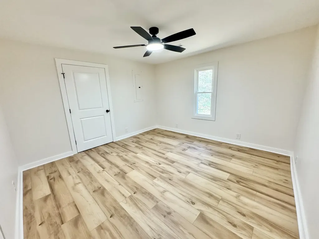 220 Friendship Hollow Road, S Pleasant Shade TN 37145