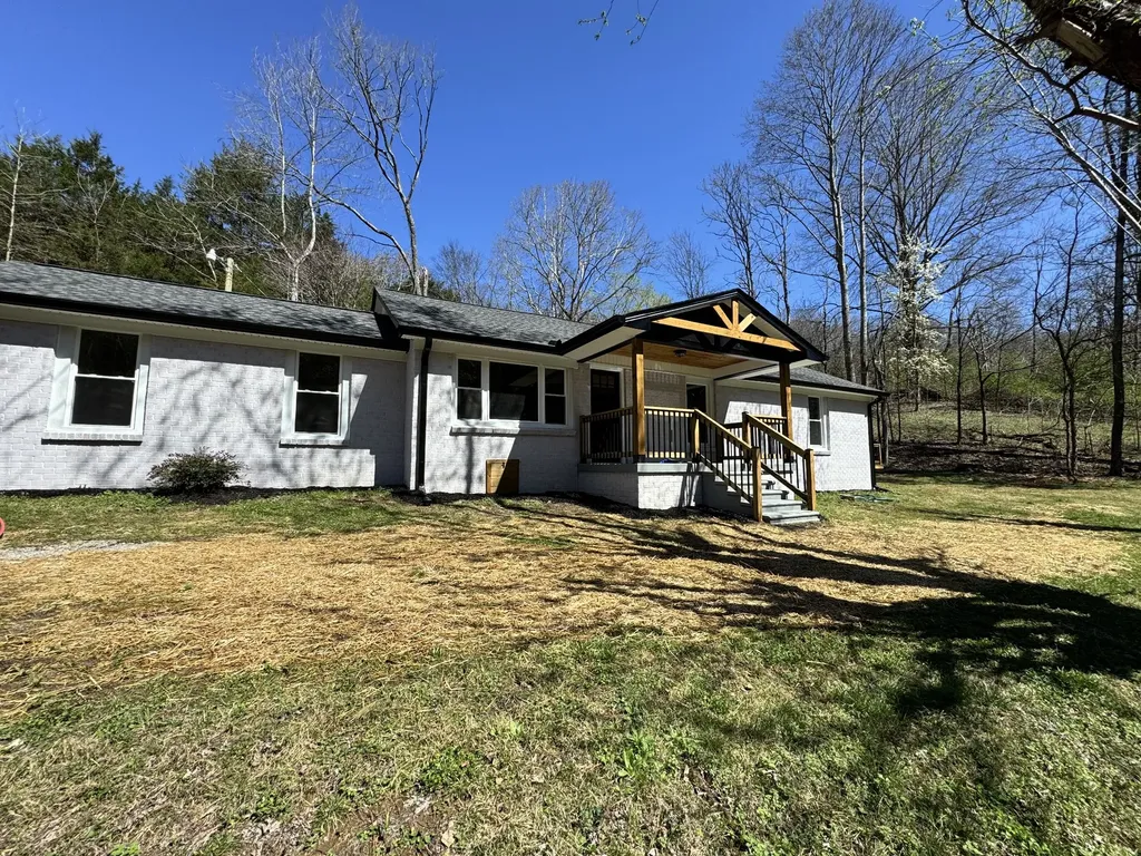 220 Friendship Hollow Road, S Pleasant Shade TN 37145