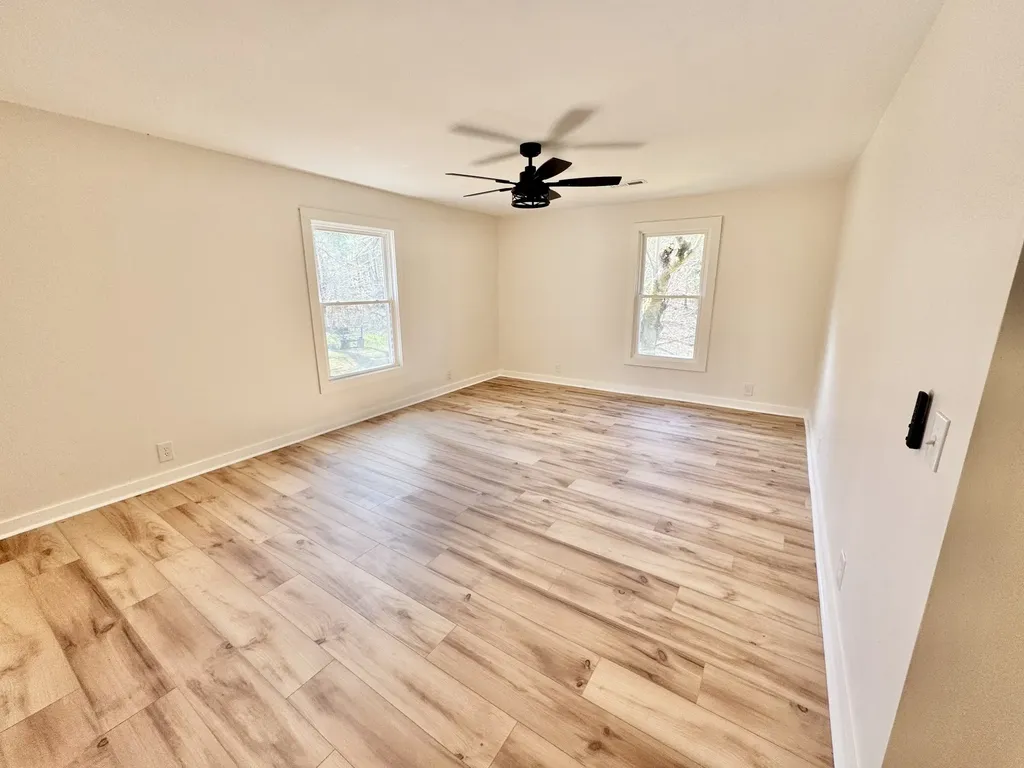 220 Friendship Hollow Road, S Pleasant Shade TN 37145