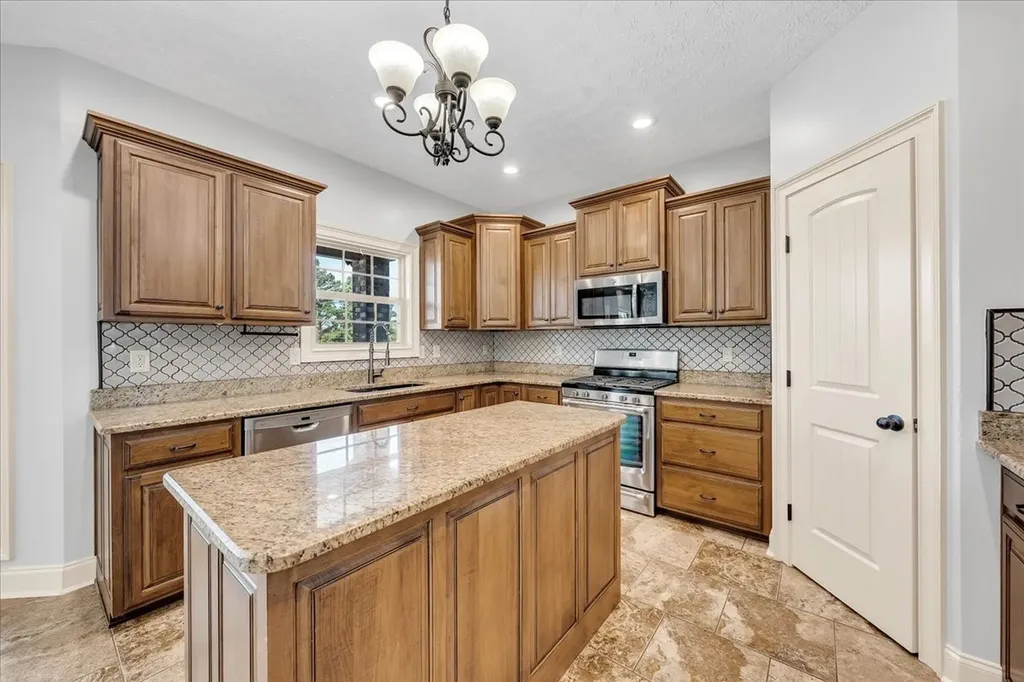 71 Lancaster Street Hillsboro TN 37342