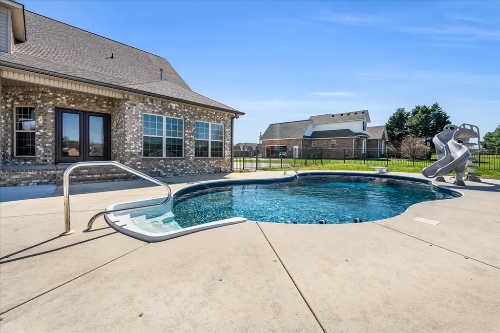 71 Lancaster Street Hillsboro TN 37342