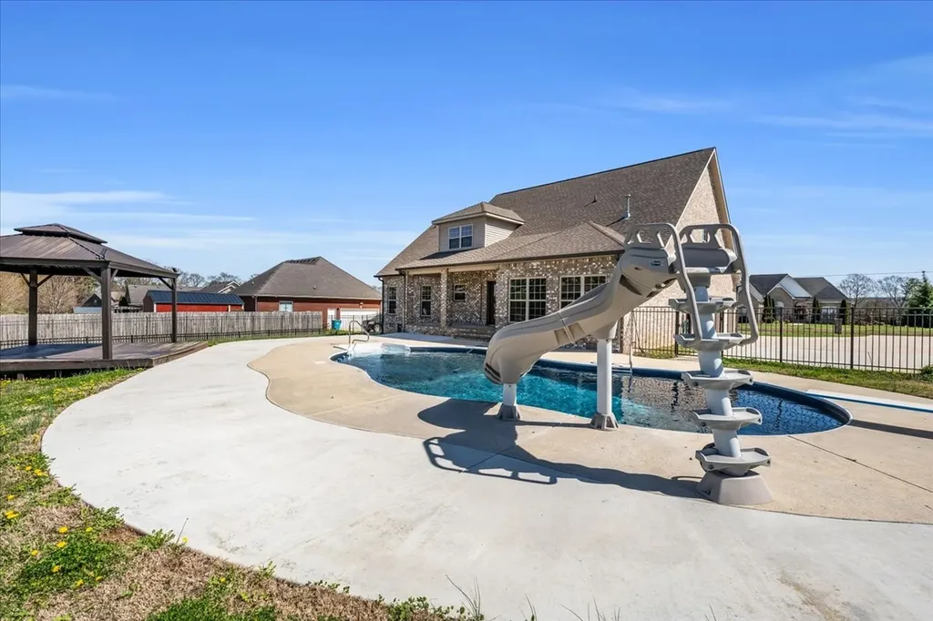 71 Lancaster Street Hillsboro TN 37342