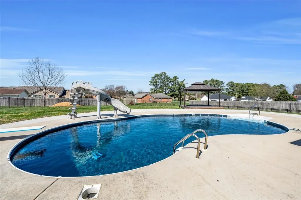 71 Lancaster Street Hillsboro TN 37342