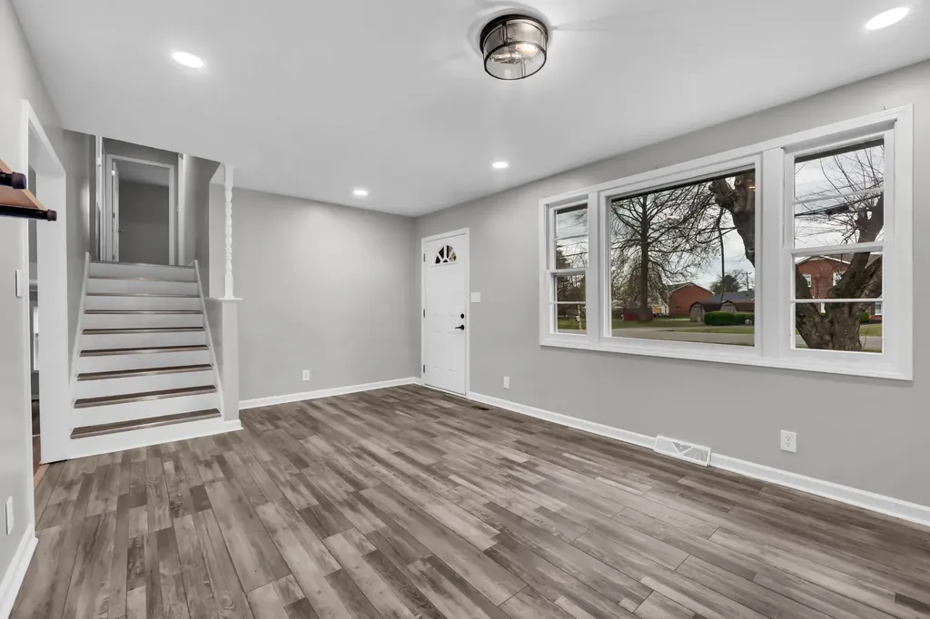 306 Dale Terrace Clarksville TN 37042