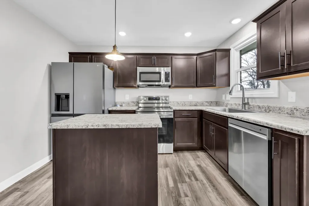 306 Dale Terrace Clarksville TN 37042