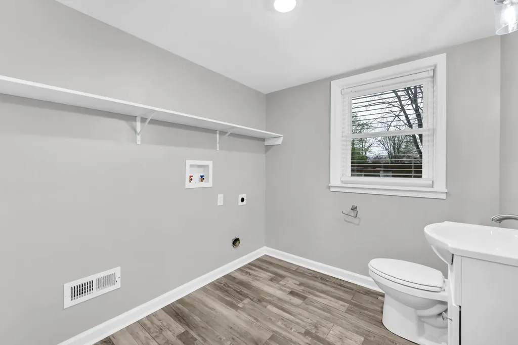 306 Dale Terrace Clarksville TN 37042